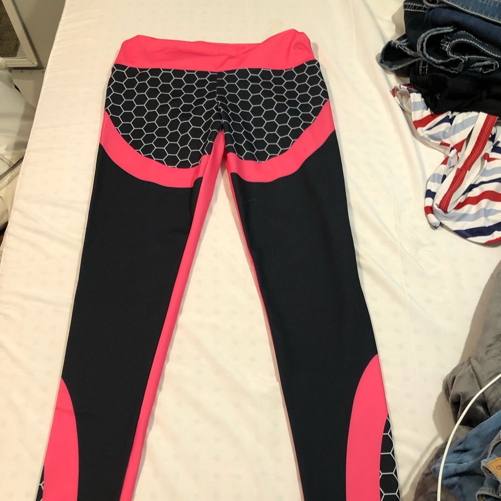 Black and pink leggings